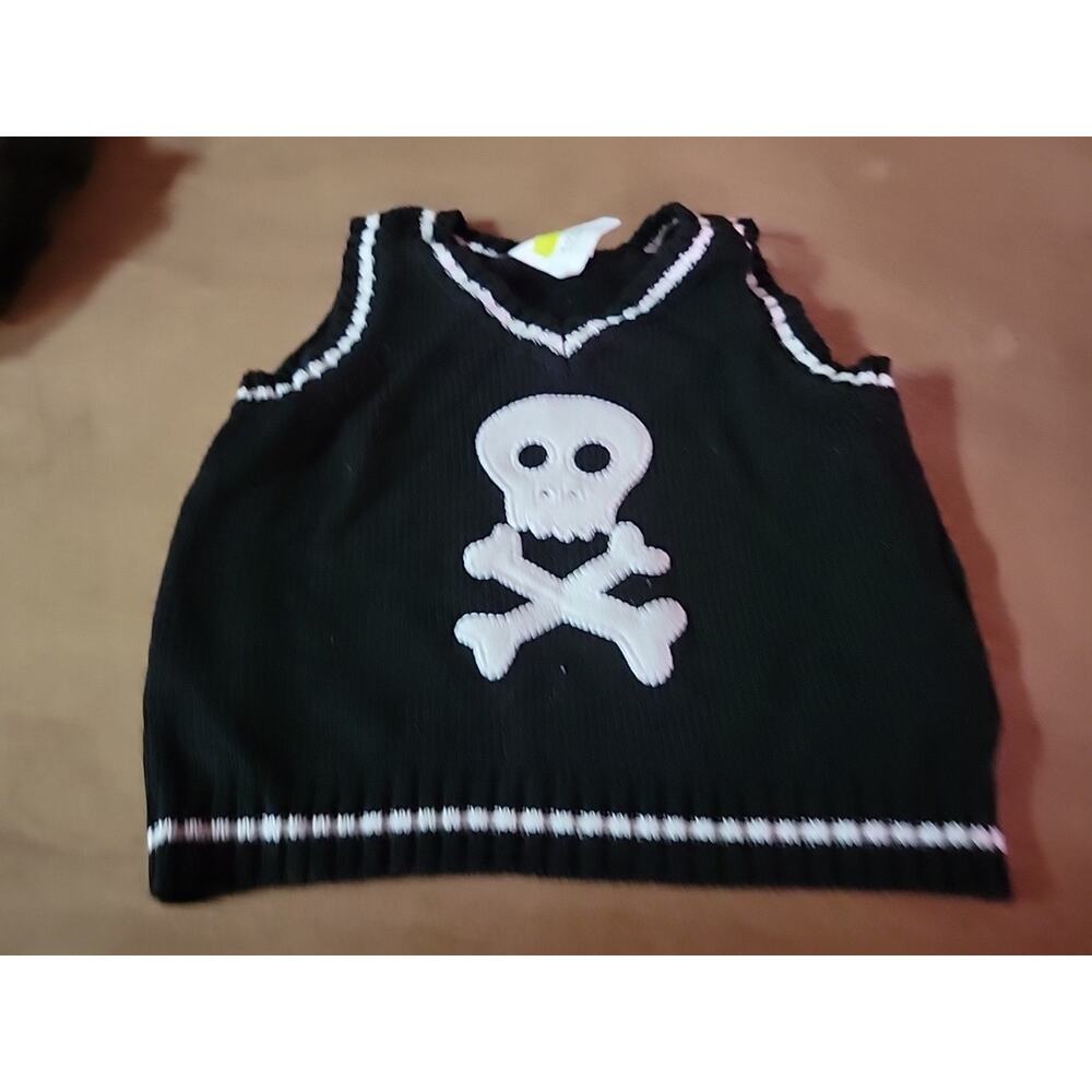 Boys 6 To 12 Months Black & White Skull Bones Knit Sweater Vest